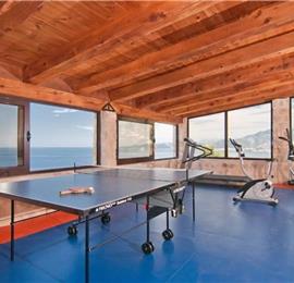 2 Bedroom Apartment with 2 Shared Pools, sleeps 4